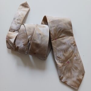 NWT KENZO beige Floral Silk Tie, 4" x 56"